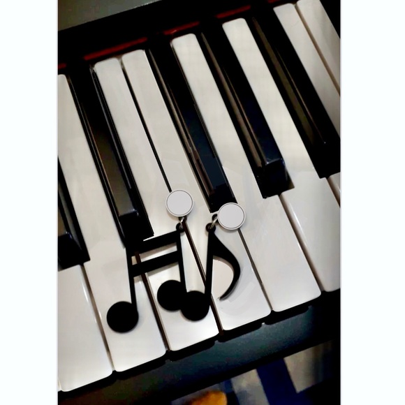 Earrings MUSIC NOTES - Picture 4 of 5